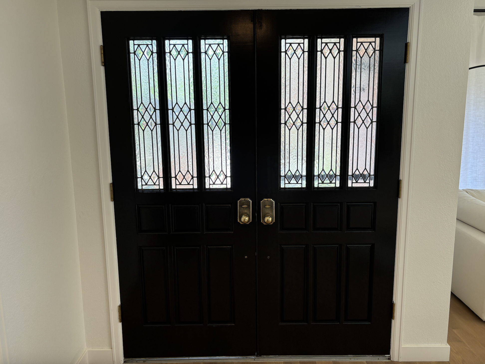 Door frame and wall transition freshly painted